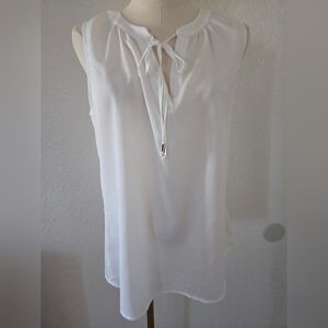 Beautiful white top  size M